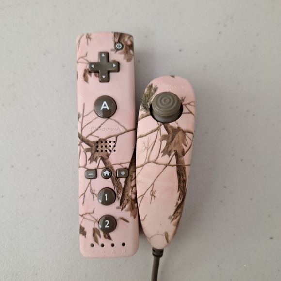 Wii Remote Controller And Nunchuck Pink Camouflage Nintendo Works - Picture 1 of 14